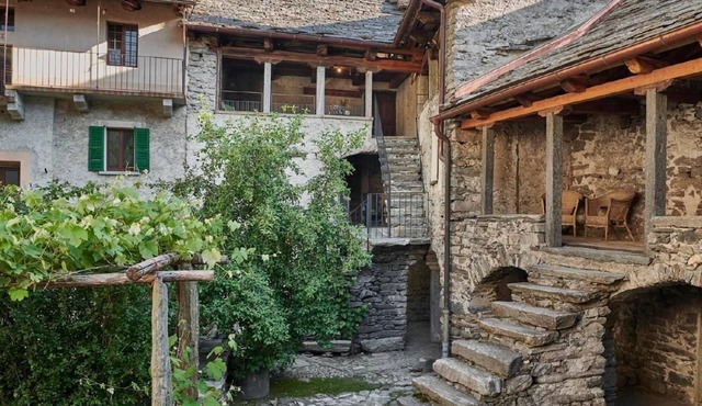 Casa Portico - Foundation Holidays in a listed building
