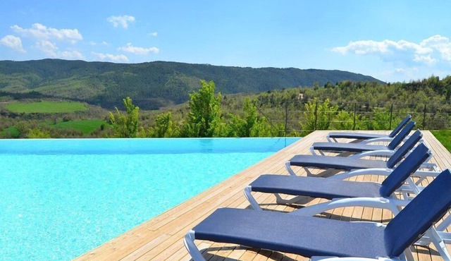 Casa Puñol - High Standard Holiday Villa w/Pool & Jacuzzi. 6 BR & 6 BA.