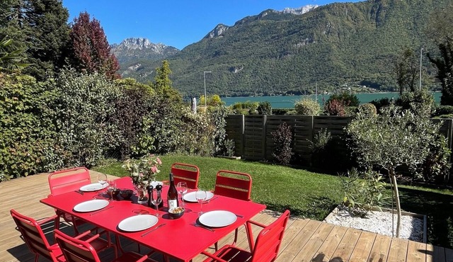 Casa Recto on Lake Annecy with view