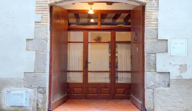 CASA REITG - Old stone house from the XVIIth century, restored, very charming, in Castelló d'Empúries.