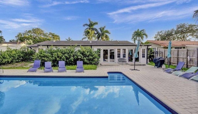 Casa Ria 7BR Luxury House & Private Pool Near Aventura Mall
