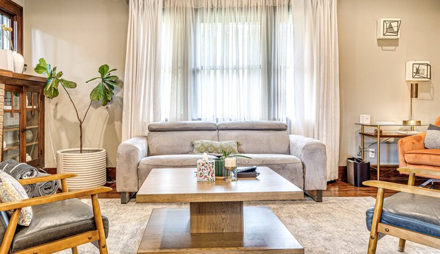 Casa Rivera Uptown with 2 king beds