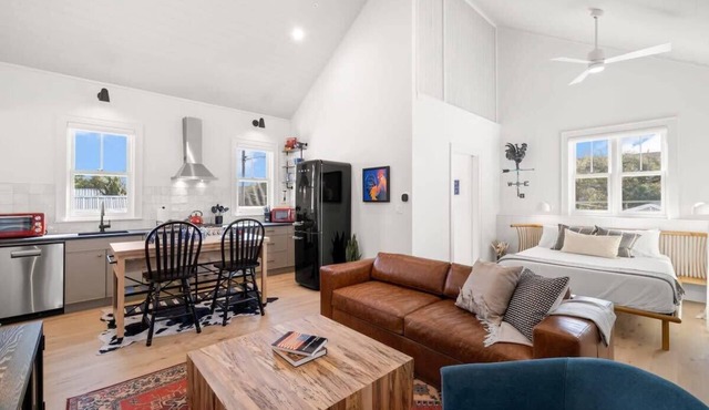 Casa Romeo | Gorgeous Ybor Apt, Steps to 7th Ave