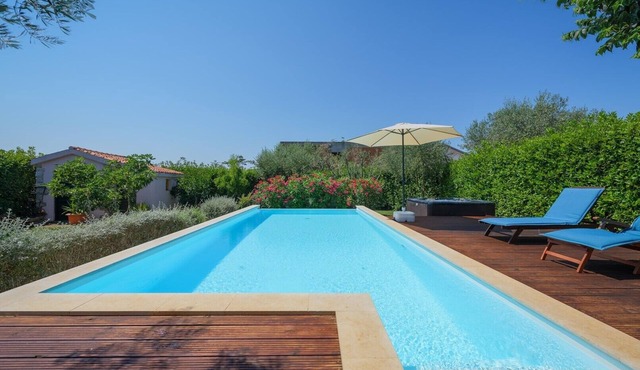Casa Rossa in Nova Vas