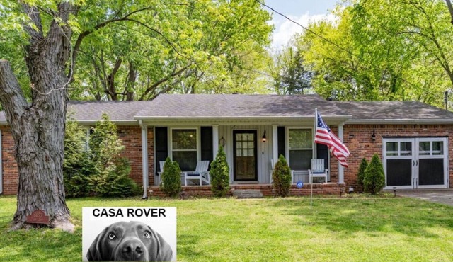 Casa Rover - Pet Friendly w/Fenced-in Yard, Family Friendly, Mins to Downtown Nashville