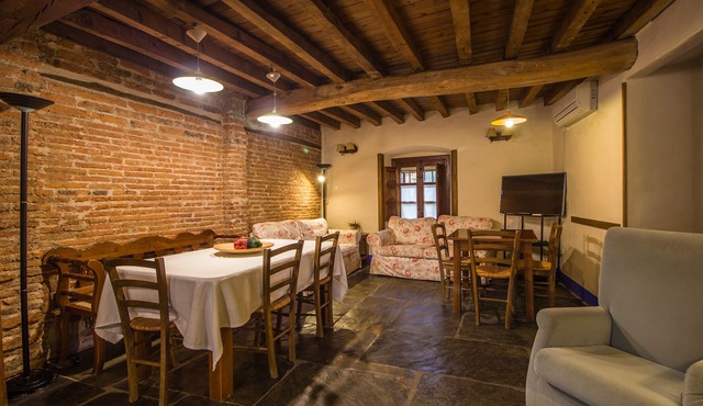 Casa Rural del Corral y Apartamentos for 10 people
