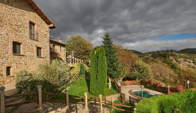Casa Rural 'La Majada De Peñacorada II' with Mountain Views, Pool & Wi-Fi