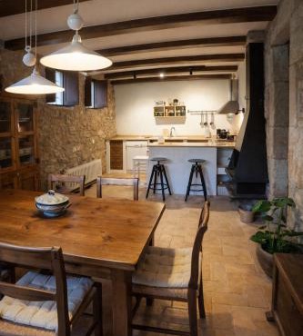 Casa rural amb BBQ, riu i muntanya - by CaLQuEROL - 12 pax