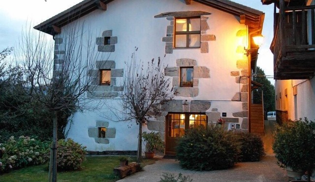 Casa Rural Azpikoetxea