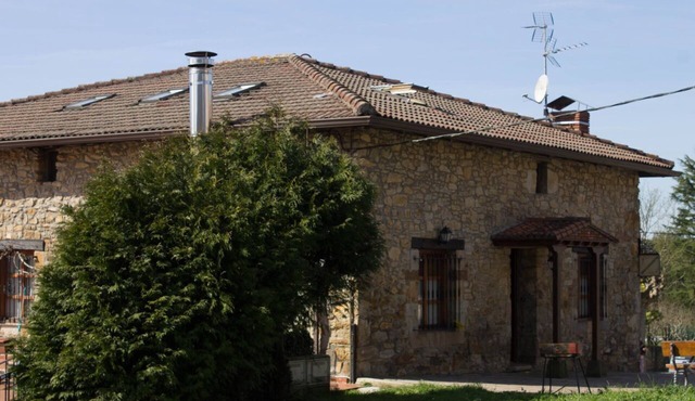 Casa Rural Bekoabadene,a 10 min de Gaztelugatxe y 20 de Bilbao.ideal Para Grupos
