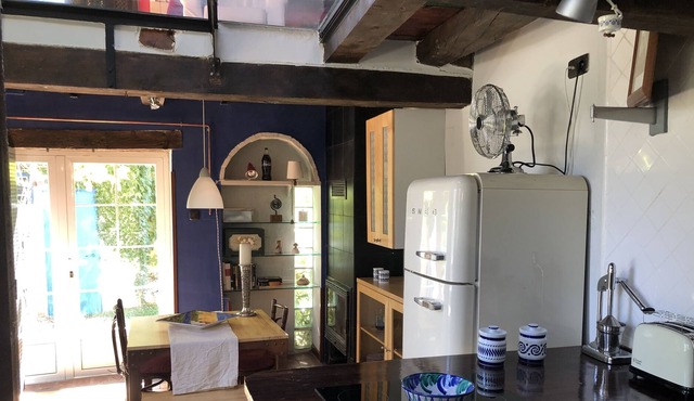 Casa Rural De Añil, garden + porch + wifi + netflix. In the center of the province