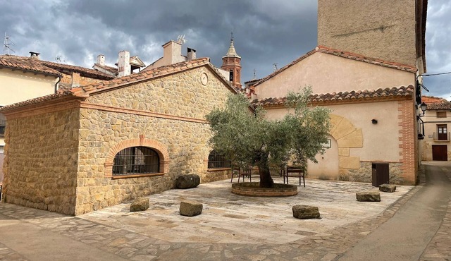 Casa Rural El Ahora: Tradition, Art, and Design