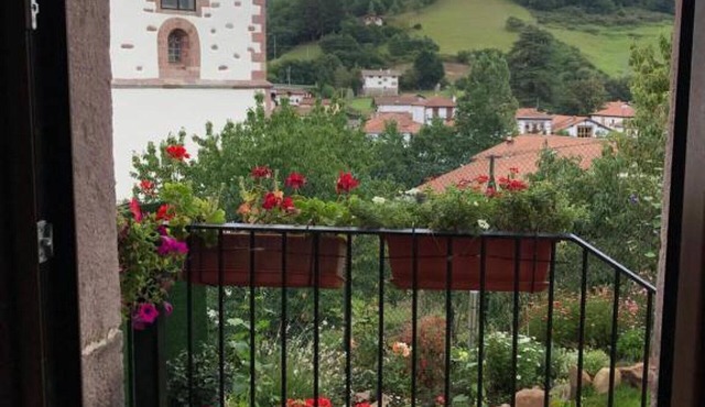 Casa Rural Garzibaita near San Sebastian ideal for families and groups.
