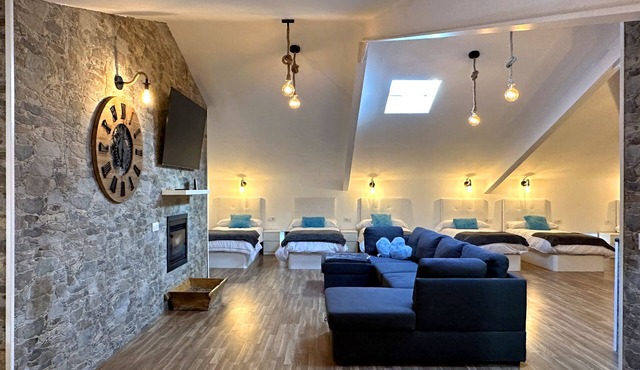 Casa Rural "LA Caprichosa DE Alcor". 4 Estrellas en la Falda de Montes Obarenes