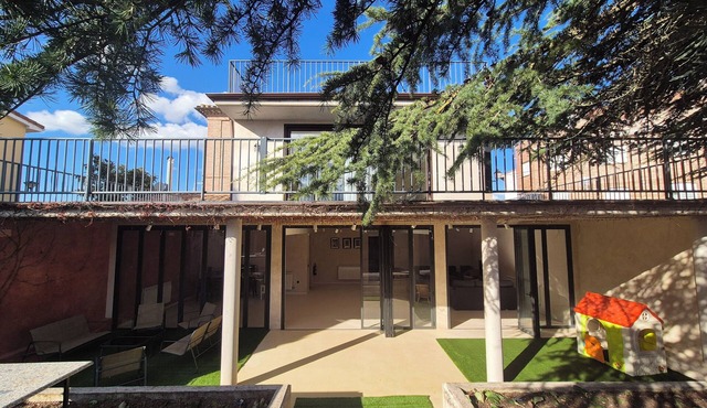 Casa Rural Las Bengoas in Rioja by vineyards – 9 rooms Sleeps 30 with Bar & BBQ