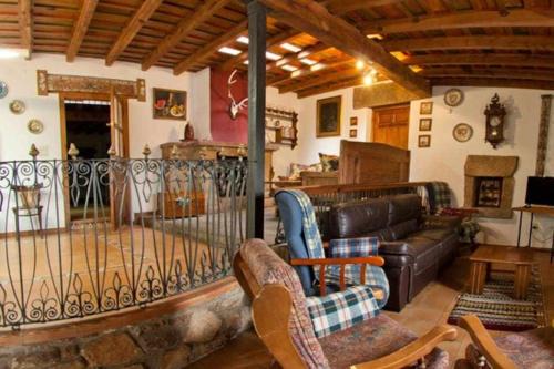 Casa Rural Lucía es una casa rural amplia con patio ideal para familias
