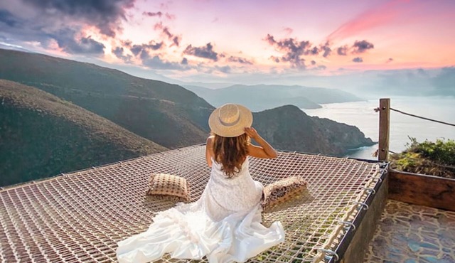 Casa Sagrada Beachfront Mountain view Villa