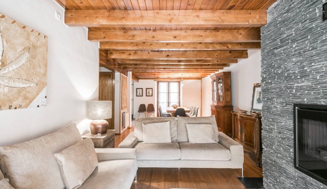 Casa Salient by Totiaran; fabulous Family home in Casarilh town