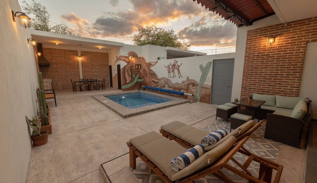 Casa San Francisco with pool, patio and bbq grill