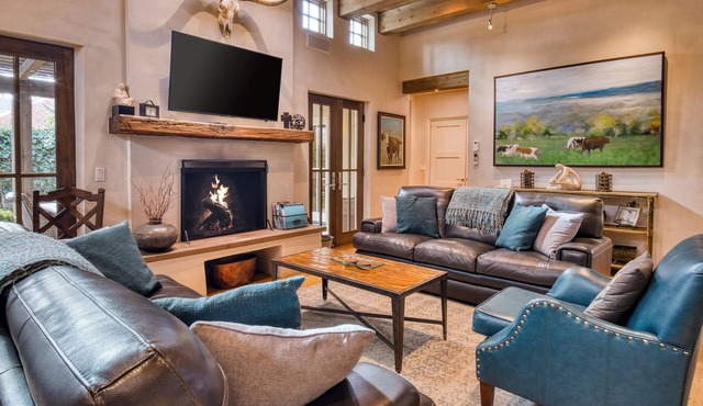 Casa Sanchez | Modern Pueblo-Style Retreat