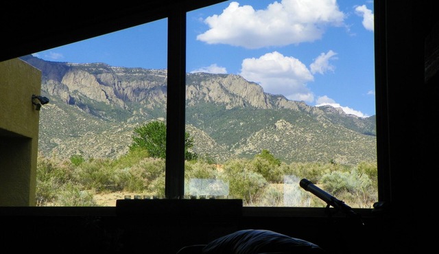 CASA SANDIA PEAK. Unobstructed Mountain/Tram Views. Serenity-Wildlife-Pets OK.