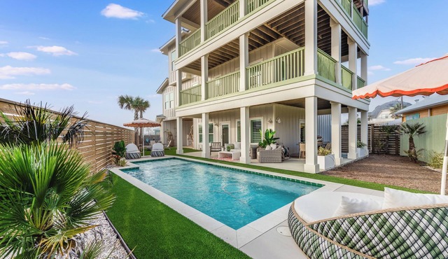 Casa Sandy Ten: Private Heated Pool, Close to the Beach w Gulf Views, Golf Cart Access