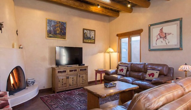 Casa Santa Fe near Downtown Plaza