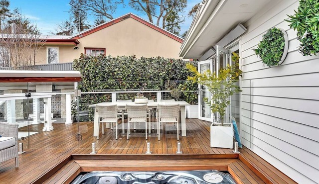 Casa Santorini Entertainers Paradise in the Hills