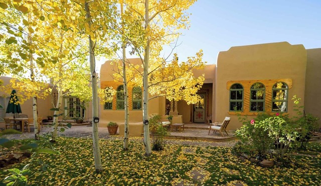 Casa Sara Adobe Home in Taos New Mexico, sleeps 12