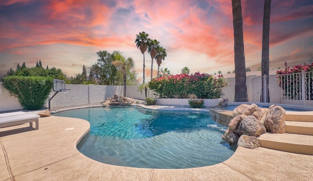 Casa Scottdale Heated Pool and Spa! Beautifully Done!
