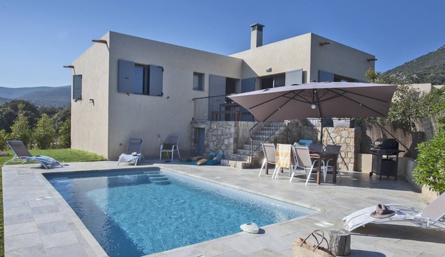 Casa Sicreta, Villa standing 8 pers with heated pool & AC, Lozari Corsica