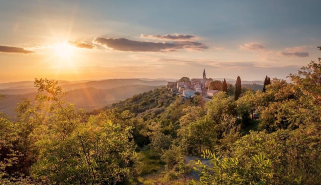 Casa Stella is in a small and quiet village Draguc in the middle of Istria