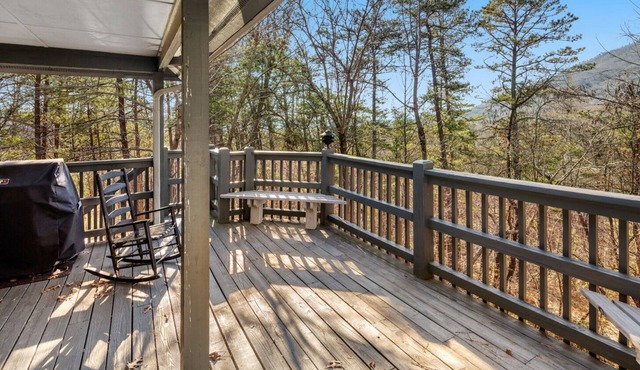 Casa su Lago - Mr Lake Lure Vacation Rentals - Dog Friendly - Located in Rumbling Bald Resort