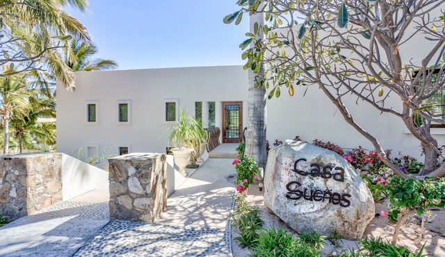 Casa Sueños: Oceanfront luxurious 5 beds 4 bathrooms villa