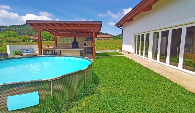 Casa Temática Ideal Grupos-familias, a 10 Min. de la Playa y de S.j.gaztelugatxe