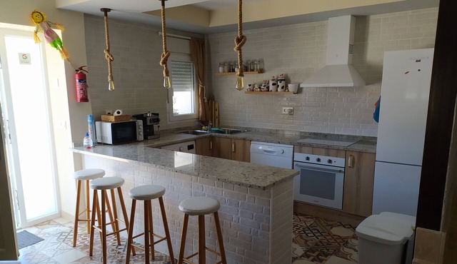 Casa Totalmente Nueva, Para 16 Personas a 12 km de Burgos en un Pueblo Tranquilo