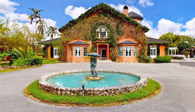 Casa Tranquila Miami, A Luxury Ranch-Style Retreat