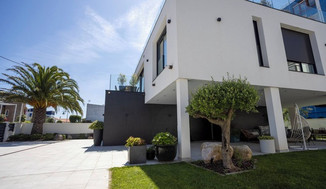 Casa turquesa spectacular house on the beachfront
