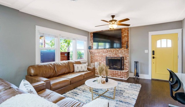 Casa Urbana -3BR- Modern Retreat