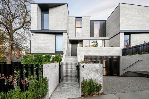 Casa Urbanista Luxury Architectural Home in Kew