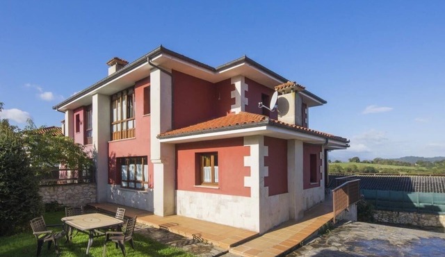 Casa vacacional en Colombres. Ideal para familias. Se admiten mascotas