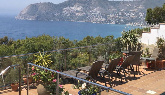 Casa Valderrama - Beautiful Spacious Villa With Private Pool And Hot Tub.