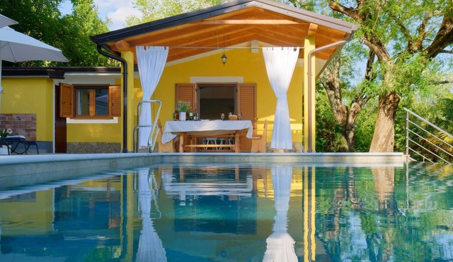 Casa Valla - Two Bedroom Holiday Home with Pool