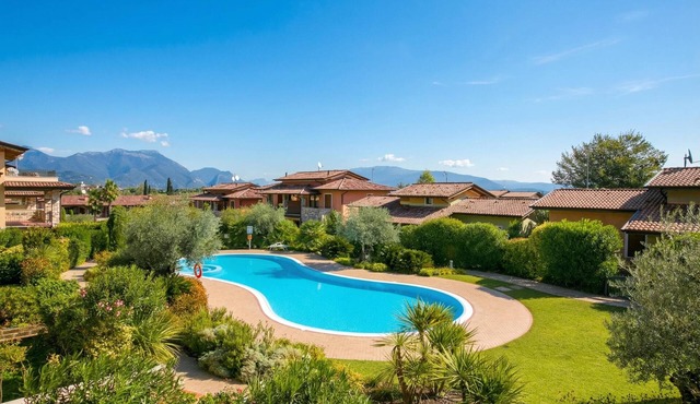 Casa Valtenesi, Polpenazze, Italy