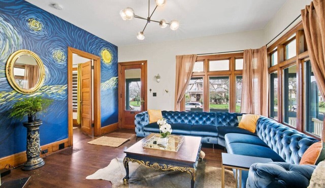 Casa Van Gogh: a Historic N. Slope retreat