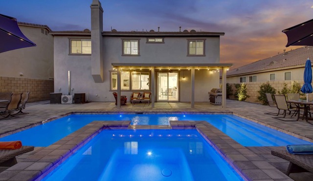 Casa Verano: Private Pool & Spa, Game Room, BBQ!