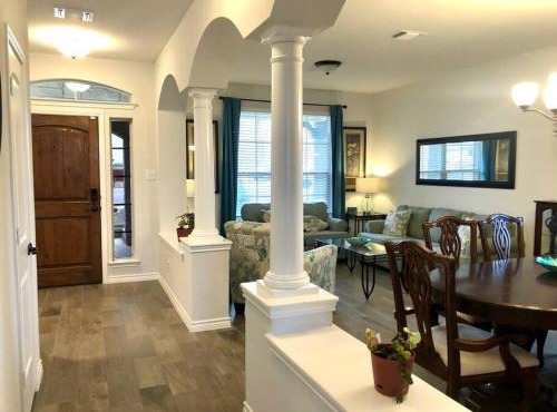 Casa Verona- spacious 5 br/3.5 ba in H Heights