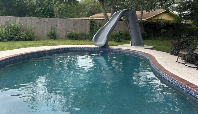 Casa Victoria-Pool, Hot Tub, Coffee Bar, Privacy fenced,Kid's PlayRm, Shopping