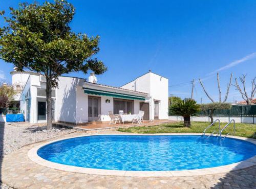 Casa vintage con piscina, WiFi y jardín en zona tranquila de Sant Pere Pescador - ES-89-120