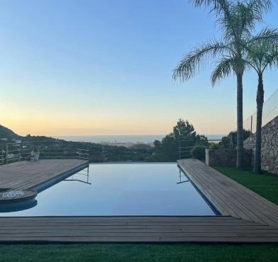 Casa vistas al mar con piscina y barbacoa